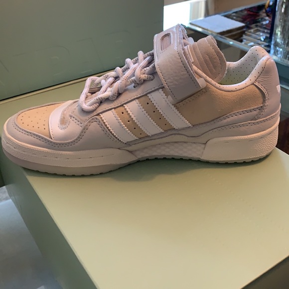 Ivy Park Forum Lo - NWT - Picture 2 of 7
